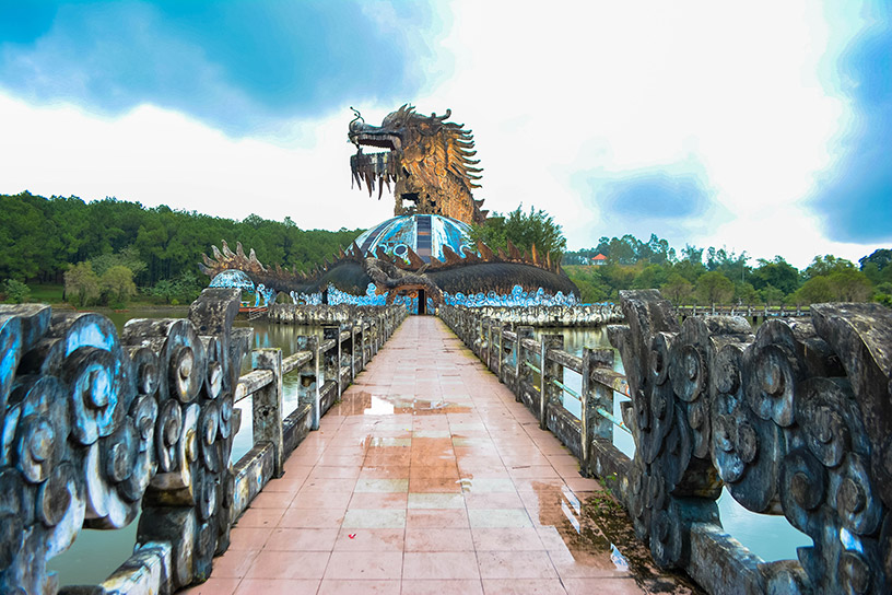 Hue's abandoned waterpark